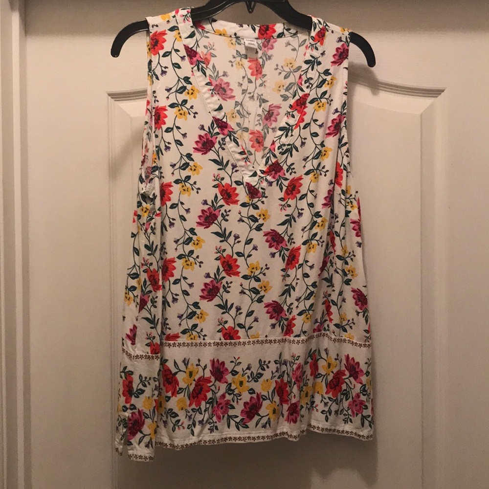 Old Navy sleeveless floral top